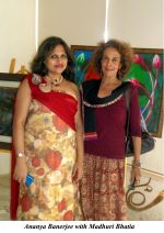 Ananya BAnerjee with Madhuri Bhatia at the Art and Fashion Brunch in The Wedding Cafe n Lounge on 22nd Jan 2012.jpg