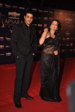 Amisha Patel at the 7th Chevrolet Apsara Awards 2012 Red Carpet in Yashraj Studio, Mumbai on 25th Jan 2012 (179).JPG