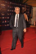 Ramesh Sippy at the 7th Chevrolet Apsara Awards 2012 Red Carpet in Yashraj Studio, Mumbai on 25th Jan 2012 (16).JPG