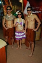 Hawaiin dancers at Maui Jim sunglasses launch in NSE Goregaon on 30th Jan 2012 (8).JPG