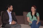 Kareena Kapoor and Imran Khan promote Ek Main Aur Ek Tu in Mumbai on 30th Jan 2012 (11).jpg