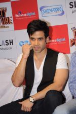 Tusshar Kapoor at Dirty picture DVD launch on 30th Jan 2012 (15).JPG