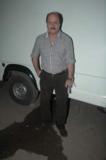 Anupam Kher on the sets of Seven Nights film in Kanjumarg on 1st Feb 2012 (20).JPG