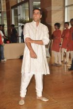 Akshay Kumar at Ritesh Deshmukh and Genelia wedding in Grand Hyatt, Mumbai on 3rd Feb 2012 (133).JPG