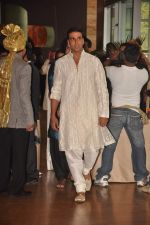 Akshay Kumar at Ritesh Deshmukh and Genelia wedding in Grand Hyatt, Mumbai on 3rd Feb 2012 (135).JPG