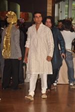 Akshay Kumar at Ritesh Deshmukh and Genelia wedding in Grand Hyatt, Mumbai on 3rd Feb 2012 (136).JPG