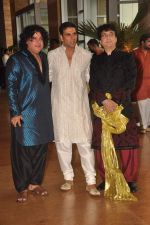 Sajid Khan, Akshay Kumar, Sajid Nadiawala at Ritesh Deshmukh and Genelia wedding in Grand Hyatt, Mumbai on 3rd Feb 2012 (184).JPG