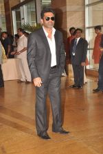 Sunil Shetty at Ritesh Deshmukh and Genelia wedding in Grand Hyatt, Mumbai on 3rd Feb 2012 (116).JPG