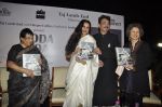 Rekha Unveils Wendell Rodricks book in Taj Land_s End, Mumbai on 3rd Feb 2012 (24).JPG