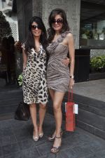 Queenie Dhody at Ash Chandler and Junelia_s Wedding brunch at 212 in Mumbai on 5th Feb 2012 (43).JPG