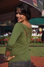 Sameera Reddy at Mcdowell Signature Derby day 1 in RWITC on 5th Feb 2012 (332).JPG