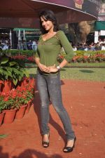 Sameera Reddy at Mcdowell Signature Derby day 1 in RWITC on 5th Feb 2012 (339).JPG