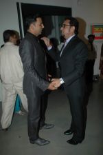 Akshay Kumar, Gulshan Grover at Trishla Jain_s art event in Mumbai on 10th Feb 2012 (131).JPG