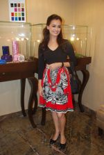 Dia Mirza at Faarah Khan Valentine collection launch in Mumbai on 10th Feb 2012 (147).JPG