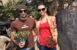 Prateik Babbar and Amy Jackson celebrate Valentines day with students of MMK college on 14th Feb 2012 (14).JPG