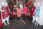 at Golmaal store celebrates Valentine in Lokhandwala, Mumbai on 13th Feb 2012 (3).JPG