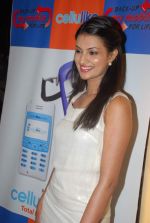 Sayali Bhagat at the launch of Cellulike mobile service in Novotel, Mumbai on 18th Feb 2012 (33).JPG