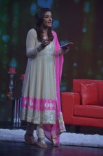 Raveena Tandon on the sets of NDTV Issi Ka Naam Zindagi in Yashraj on 25th Feb 2012 (65).JPG