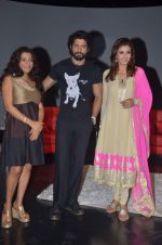 Raveena Tandon, Zoya Akhtar, Farhan Akhtar on the sets of NDTV Issi Ka Naam Zindagi in Yashraj on 25th Feb 2012 (92).JPG