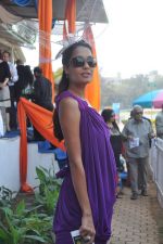 Lisa Haydon at Poonawala breeders Multi Million race in Mumbai on 26th Feb 2012 (14).JPG