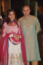 Alvira and Atul Agnihotri at Honey Bhagnani wedding in Mumbai on 27th Feb 2012 (158).JPG