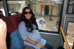 Vidya Balan takes bus ride to promote Kahani in Parel, Mumbai on 27th Feb 2012 (28).JPG