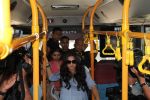 Vidya Balan takes bus ride to promote Kahani in Parel, Mumbai on 27th Feb 2012 (7).JPG