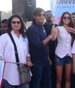 Chunky Pande and Parvathy Omnakuttam at Lavasa Women_s Drive 2012 in Bandra Reclamation Ground, Mumbai on 28th Feb 2012 (2).JPG