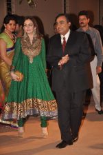 Nita Ambani, Mukesh Ambani at the Honey Bhagnani wedding reception on 28th Feb 2012 (92).JPG