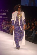 Model walk the ramp for Gen Next Show at lakme fashion week 2012 on 2nd March 2012 (3).JPG