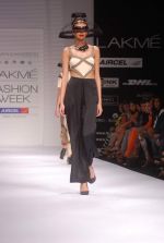 Model walk the ramp for Masaba Shivan Naresh Show at lakme fashion week 2012 on 2nd March 2012 (28).JPG
