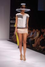 Model walk the ramp for Masaba Shivan Naresh Show at lakme fashion week 2012 on 2nd March 2012 (40).JPG