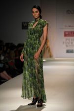 Model walks the ramp for Anand Kabra at Wills Lifestyle India Fashion Week Autumn Winter 2012 Day 1 on 15th Feb 2012 (22).JPG