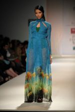 Model walks the ramp for Anand Kabra at Wills Lifestyle India Fashion Week Autumn Winter 2012 Day 1 on 15th Feb 2012 (30).JPG