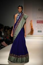 Model walks the ramp for Anand Kabra at Wills Lifestyle India Fashion Week Autumn Winter 2012 Day 1 on 15th Feb 2012 (40).JPG