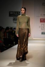 Model walks the ramp for Anand Kabra at Wills Lifestyle India Fashion Week Autumn Winter 2012 Day 1 on 15th Feb 2012 (42).JPG