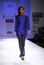 Model walks the ramp for Chandrani Singh Flora, Kartikeya, Isha, Dhruv at Wills Lifestyle India Fashion Week Autumn Winter 2012 Day 2 on 16th Feb 201 (145).JPG