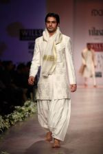 Model walks the ramp for Rocky S at Wills Lifestyle India Fashion Week Autumn Winter 2012 Day 4 on 18th Feb 2012 (26).JPG