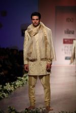 Model walks the ramp for Rocky S at Wills Lifestyle India Fashion Week Autumn Winter 2012 Day 4 on 18th Feb 2012 (33).JPG