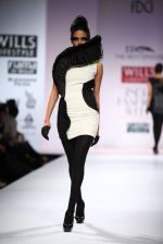 Model walks the ramp for Shantanu Singh, Nupur Kanoi,Vaishali S at Wills Lifestyle India Fashion Week Autumn Winter 2012 Day 2 on 16th Feb  (90).JPG