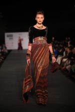 Model walks the ramp for Tarun Tahiliani at Wills Lifestyle India Fashion Week Autumn Winter 2012 Day 2 on 16th Feb 2012 (210).JPG
