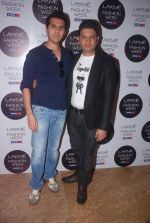 Ritesh Sidhwani, Bhushan Kumar at Day 1 of lakme fashion week 2012 in Grand Hyatt, Mumbai on 2nd March 2012 (155).JPG