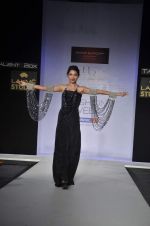 Model walk the ramp for Mona Shroff Show at lakme fashion week 2012 Day 2 in Grand Hyatt, Mumbai on 3rd March 2012 (30).JPG
