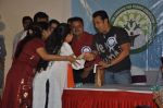 Salman Khan grace childrens NGO event in Andheri, Mumbai on 4th March 2012 (21).JPG