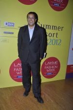 Chetan Bhagat at Day 4 of lakme fashion week 2012 in Grand Hyatt, Mumbai on 5th March 2012 (9).JPG