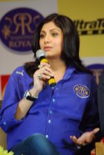 Shilpa Shetty at the launch of Ultratech cement jersey for Rajasthan Royals in J W MArriott on 5th March 2012 (49).JPG