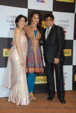 Sonakshi Sinha at Day 4 of lakme fashion week 2012 in Grand Hyatt, Mumbai on 5th March 2012 (88).JPG