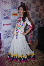 Amrita Rao at Day 5 of lakme fashion week 2012 in Grand Hyatt, Mumbai on 6th March 2012 (57).JPG