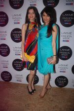 Bhagyashree at Day 5 of lakme fashion week 2012 in Grand Hyatt, Mumbai on 6th March 2012 (69).JPG