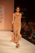 Model walk the ramp for Malini Agarwala Show at lakme fashion week 2012 Day 5 in Grand Hyatt, Mumbai on 6th March 2012 (36).JPG